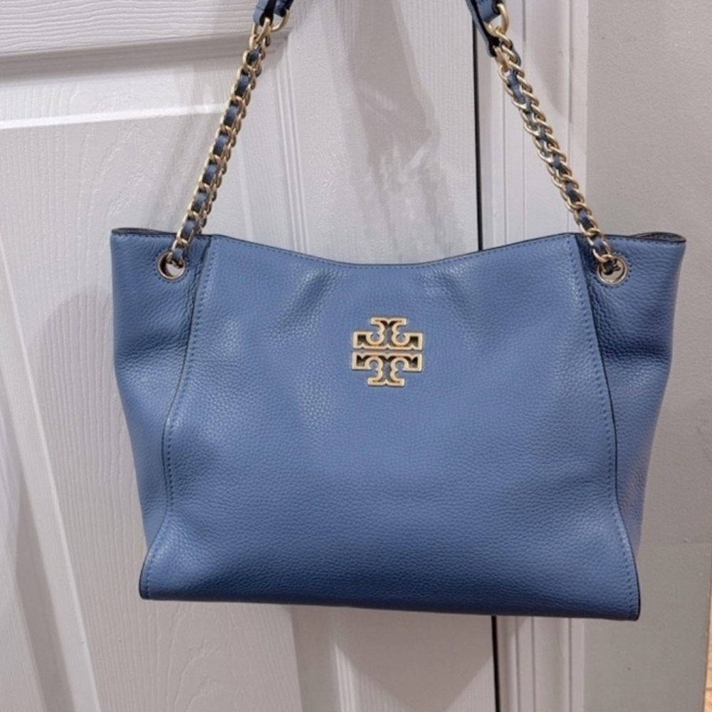 Tory Burch Light Blue Chain Leather Shoulder Bag With Gold Accents